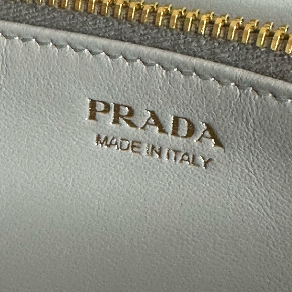 💯Authentic Prada Black Leather Wallet🍀 - Picture 12 of 14